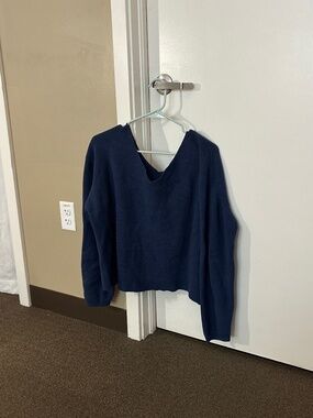 Off the shoulder v neck sweater navy women’s L